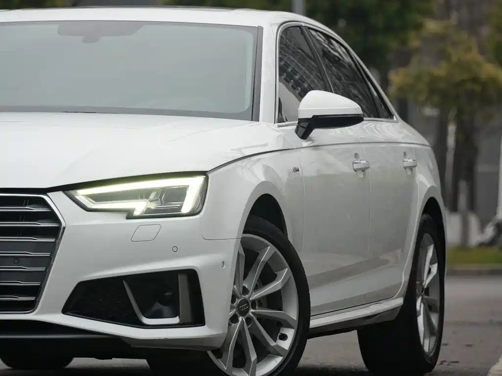 Audi A4L 2019 — фото 2