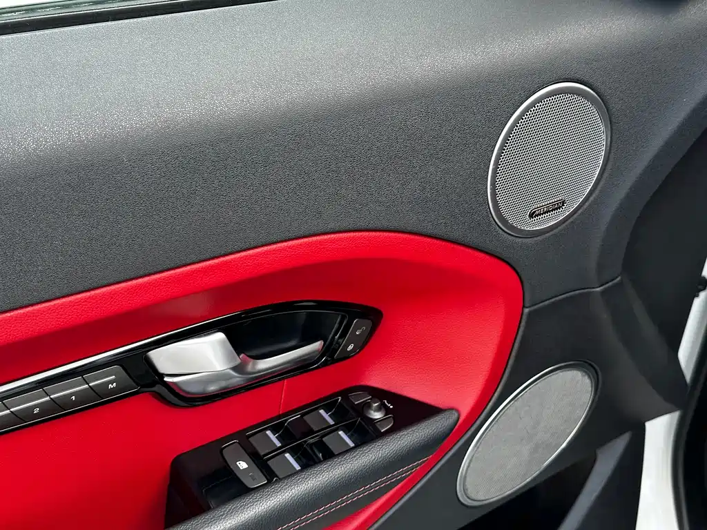 Land Rover Evoque 2015 — фото 12