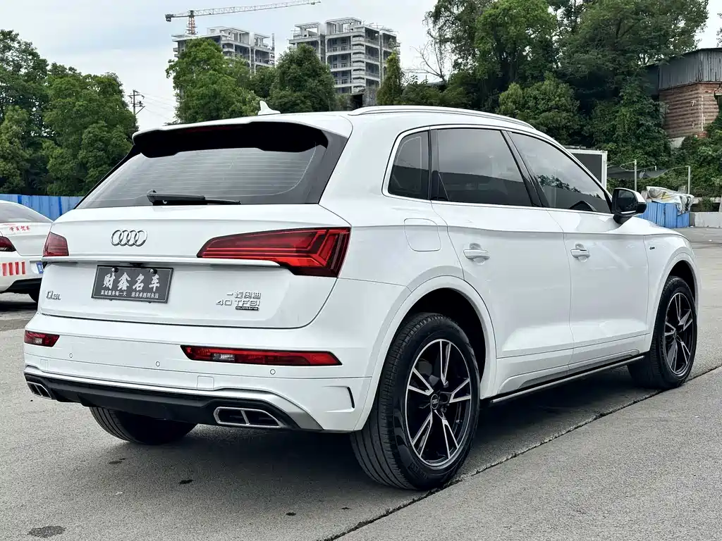 Audi Q5L 2024 — фото 9