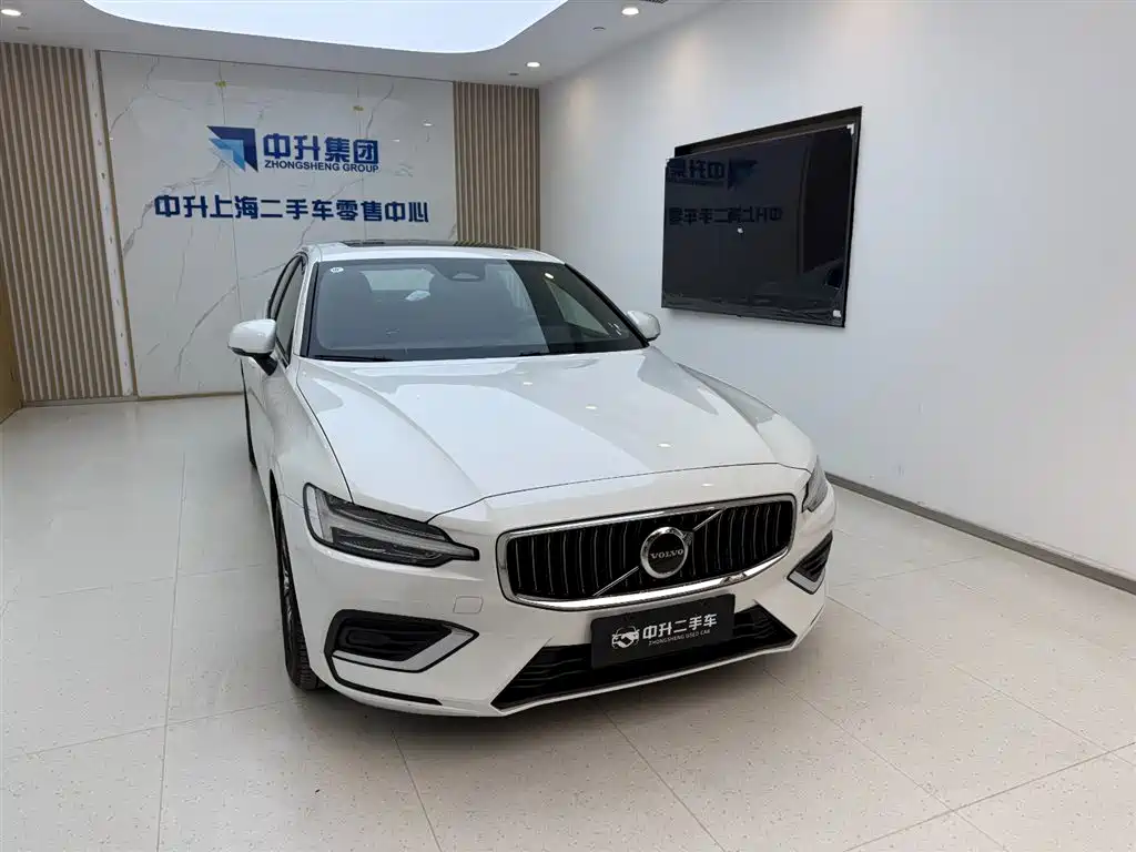 Volvo S60 2025 — фото 3