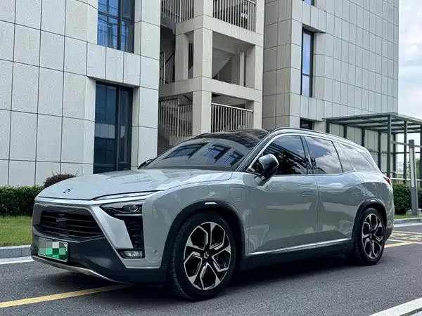 NIO ES8 2021