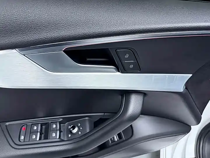 Audi A4L 2020 — фото 6