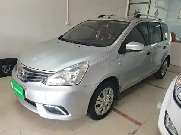 Nissan Livina 2016