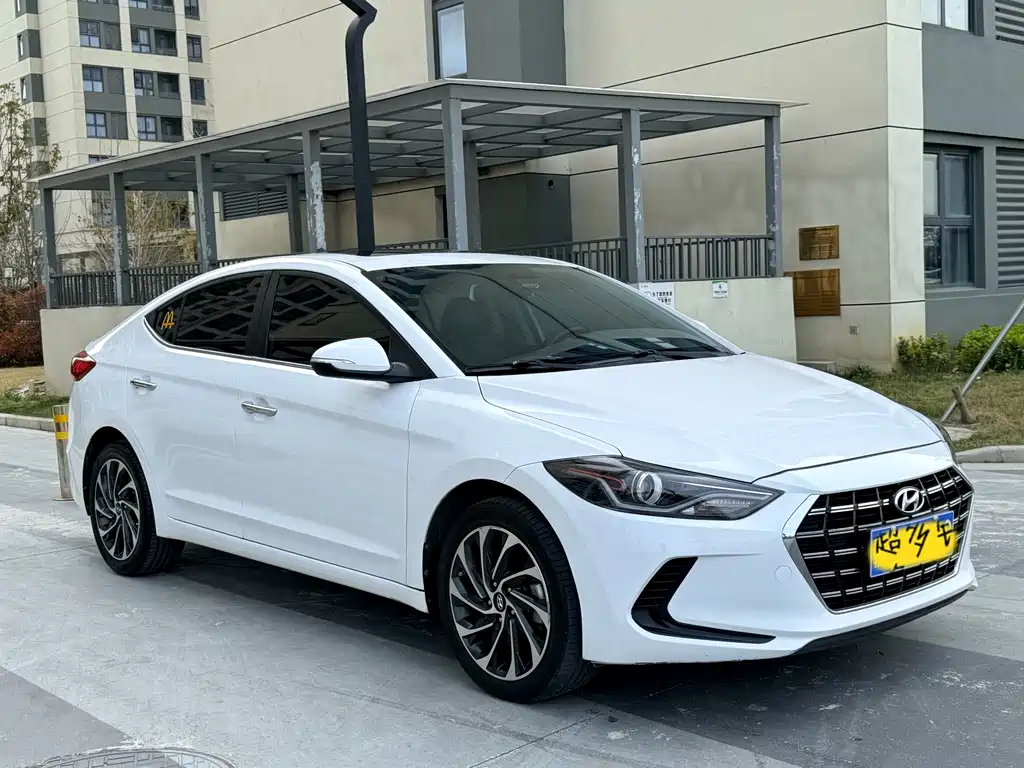 Hyundai Elantra 2020 — фото 3