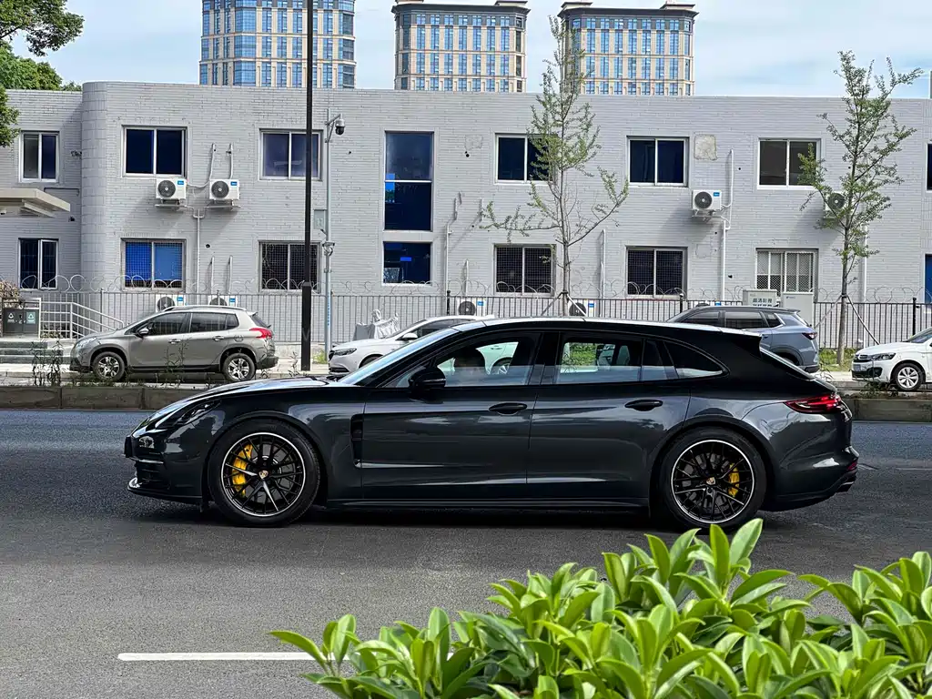 Porsche Panamera 2018 — фото 2