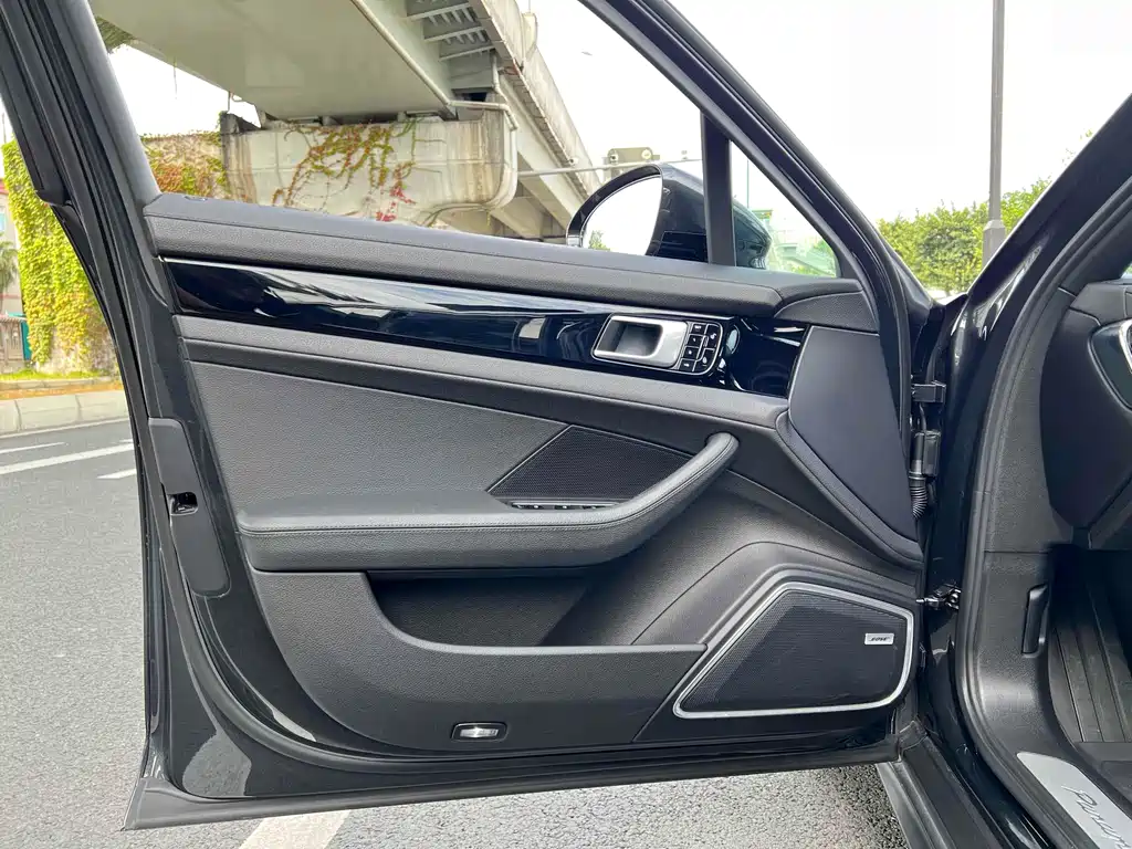 Porsche Panamera 2018 — фото 13
