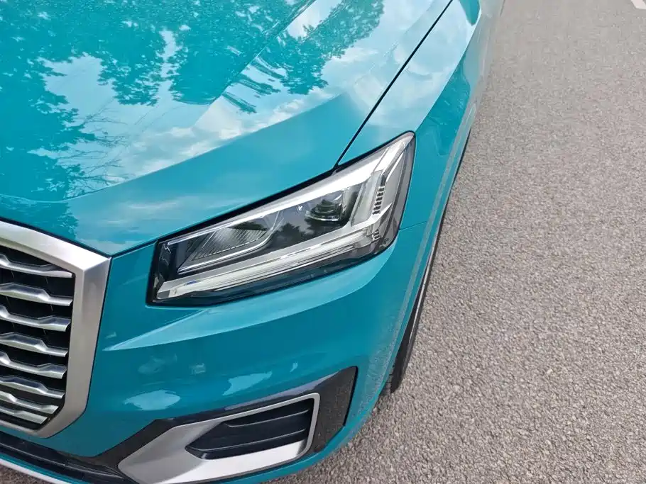 Audi Q2L 2019