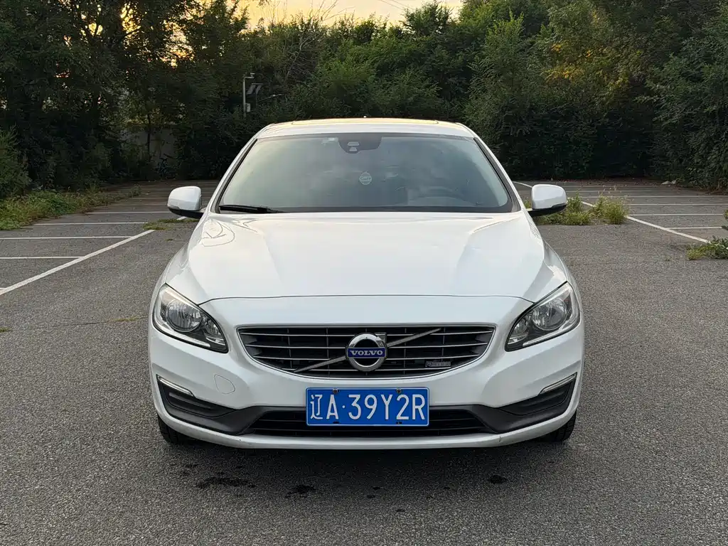 Volvo S60 2016 — фото 2