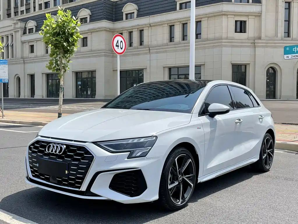 Audi A3 2023 — фото 1