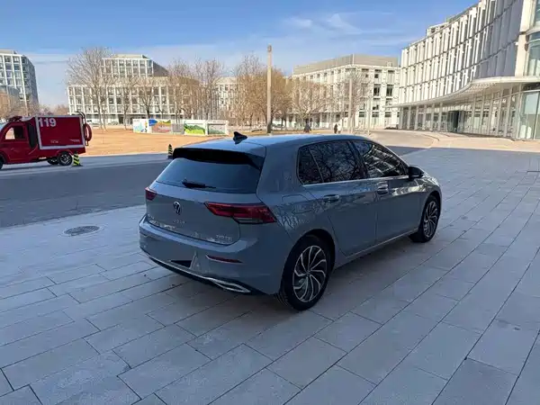 Volkswagen Golf 2024