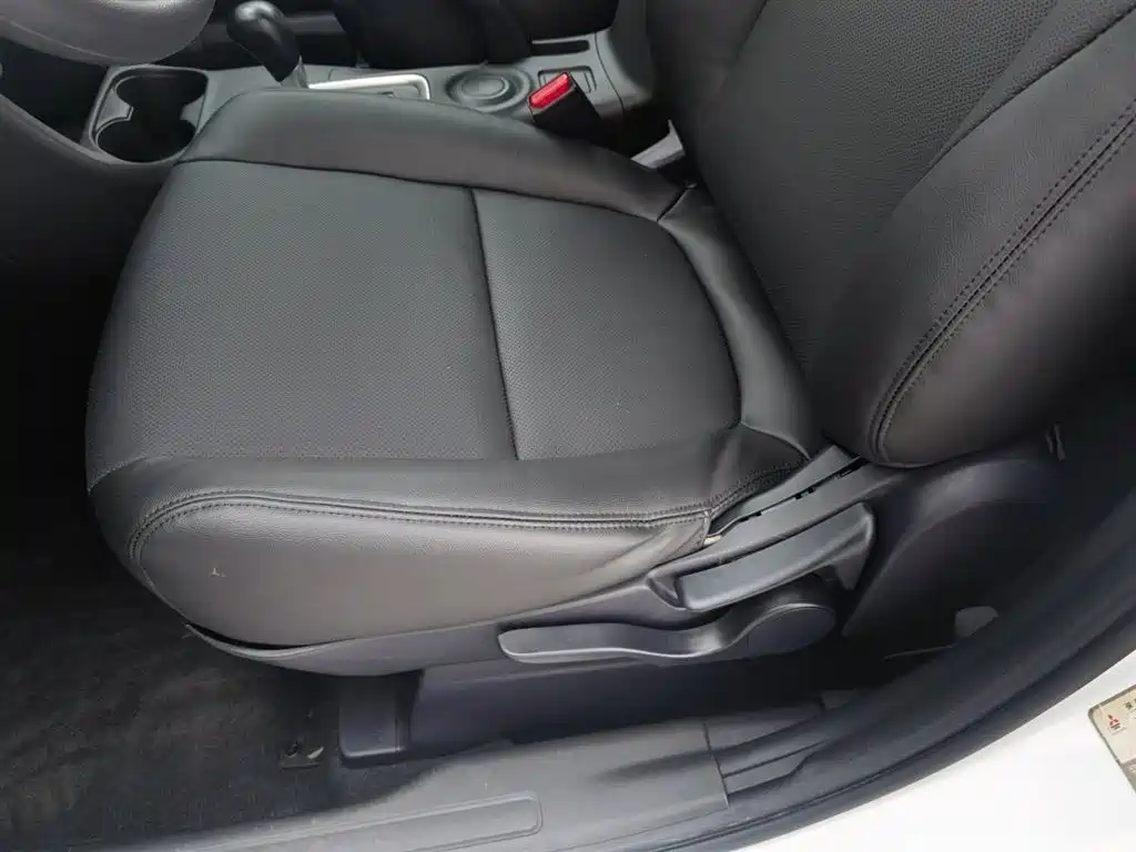 Mitsubishi Outlander 2015 — фото 20