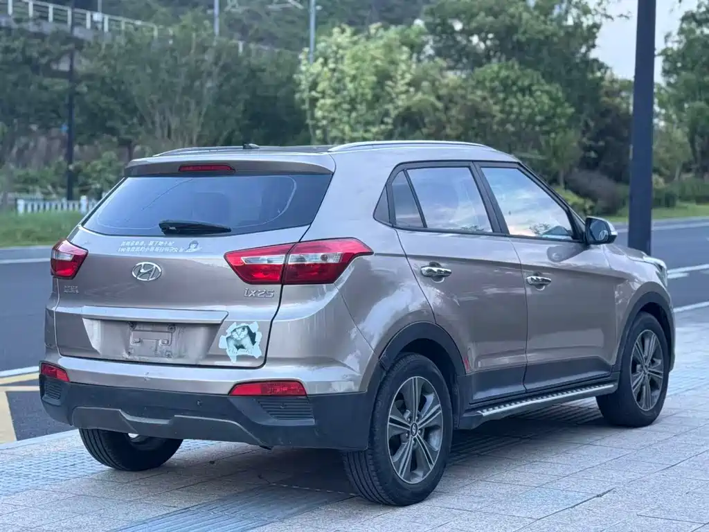 Hyundai ix25 2016 — фото 12