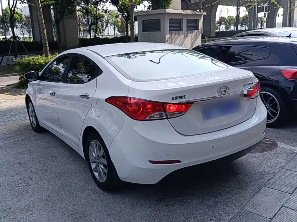 Hyundai Elantra Langdong 2015 — фото 5