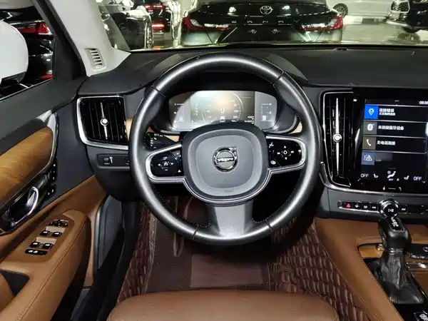 Volvo S90 2019