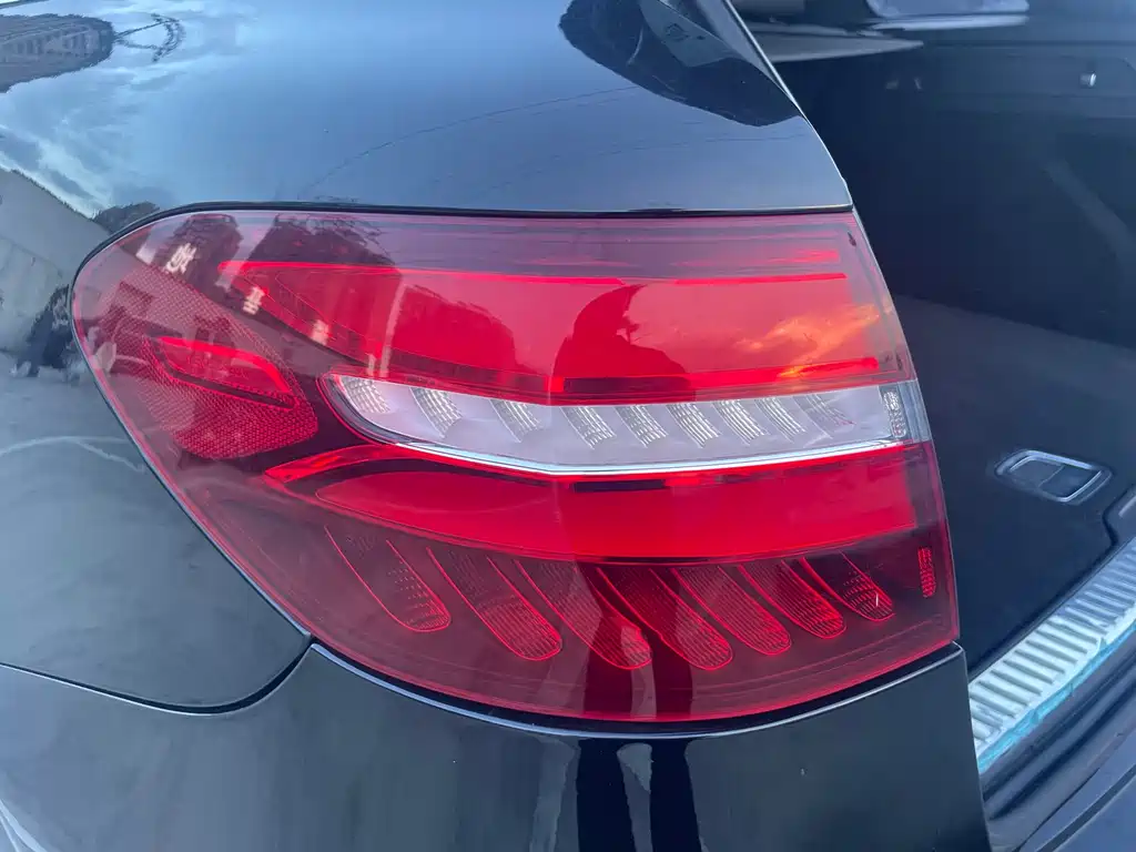 Mercedes-Benz GLC 2017 — фото 10