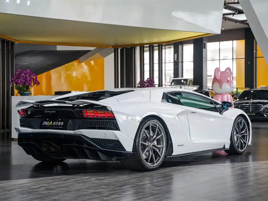 Lamborghini Aventador 2019 — фото 7