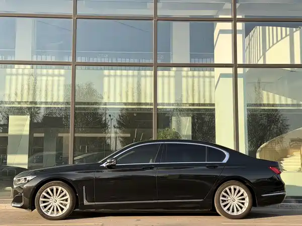 BMW 7 Series 2021