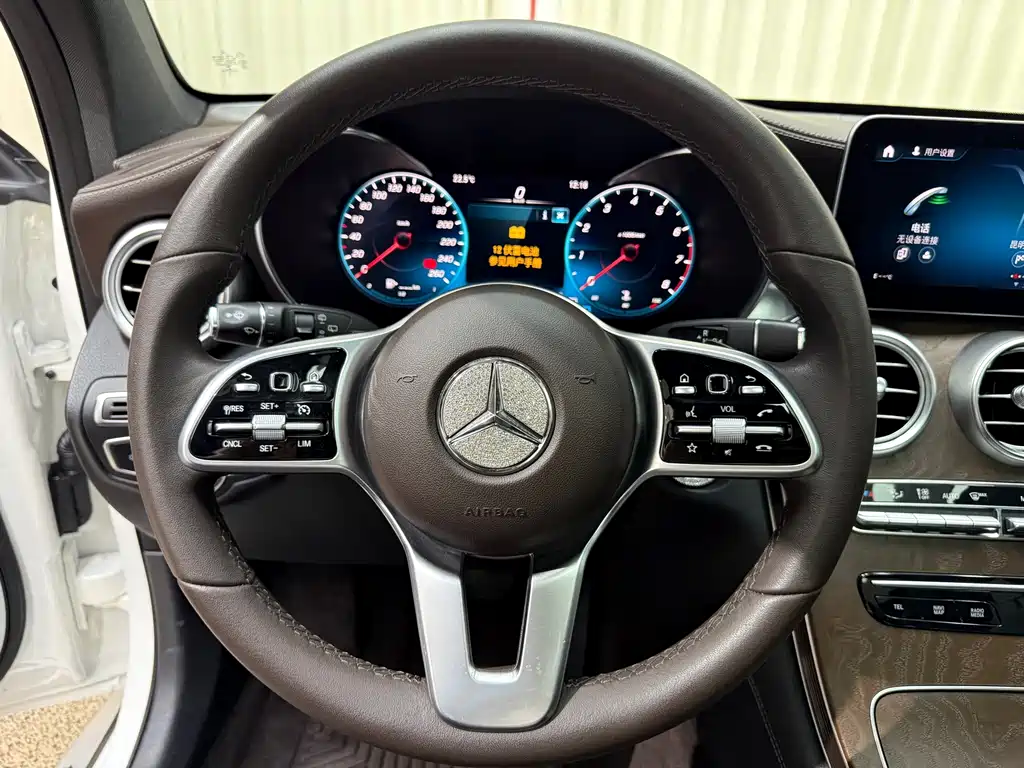 Mercedes-Benz GLC 2020 — фото 20