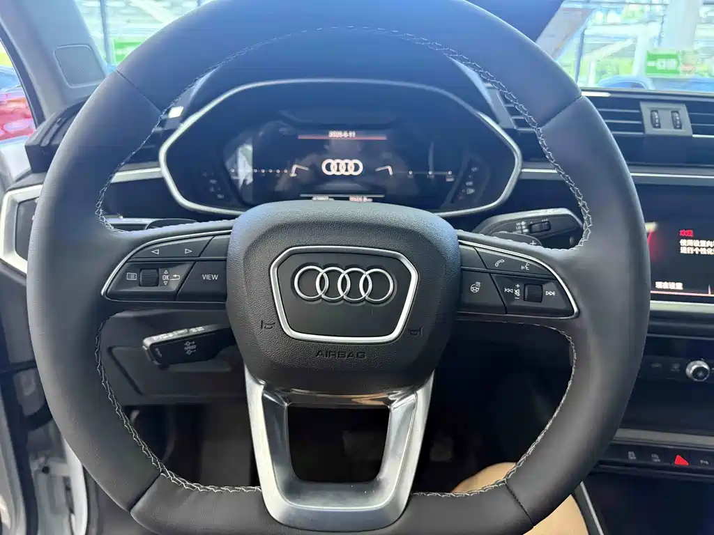 Audi Q3 2022 — фото 22