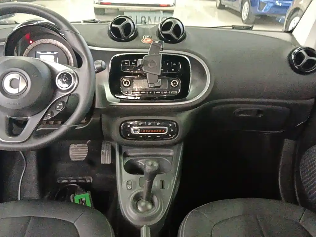 smart Fortwo 2019 — фото 13