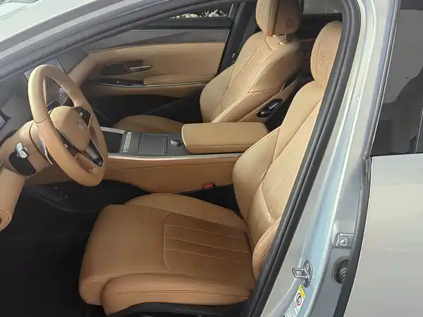 BYD Han L 2025