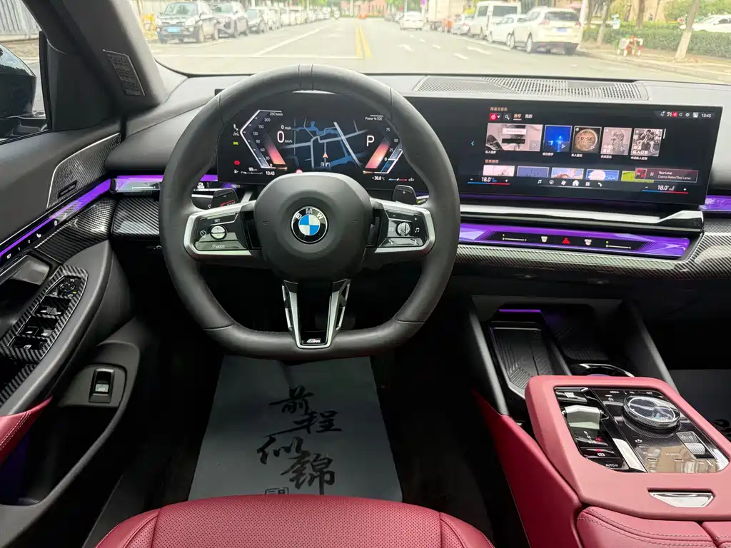 BMW 5 Series 2025 — фото 14