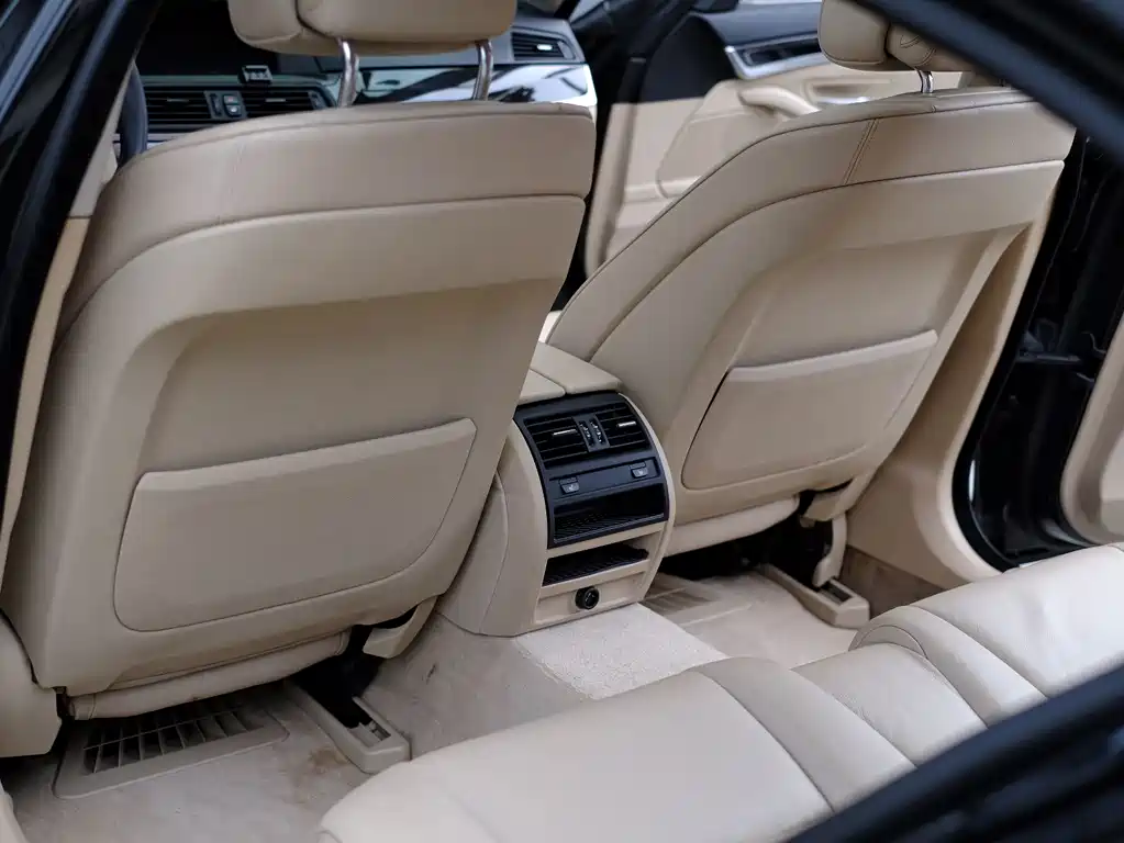 BMW 5 Series 2013 — фото 27