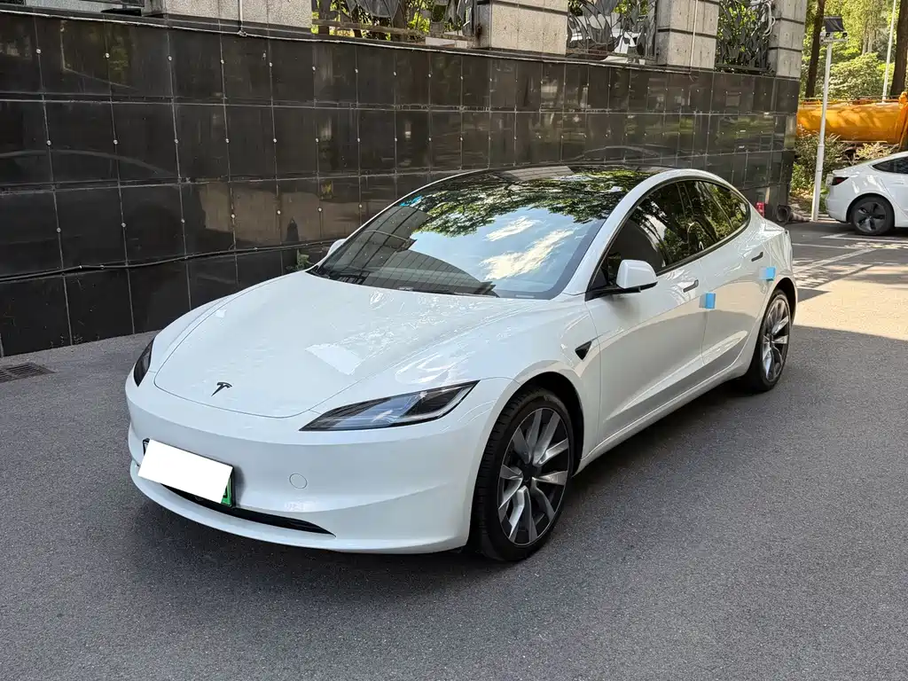 Tesla Model 3 2025 — фото 2