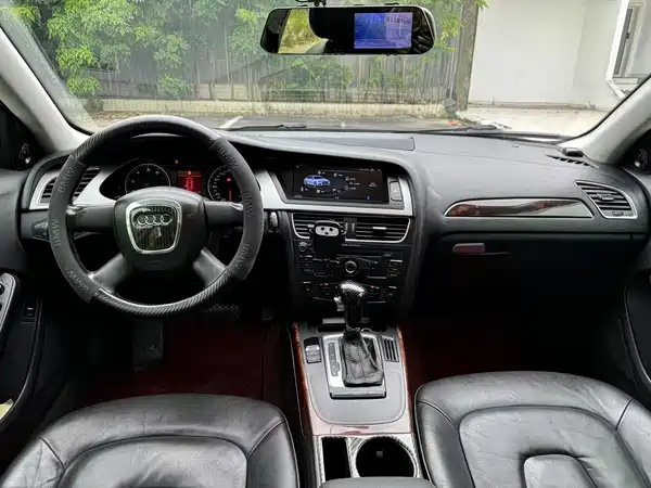 Audi A4L 2011