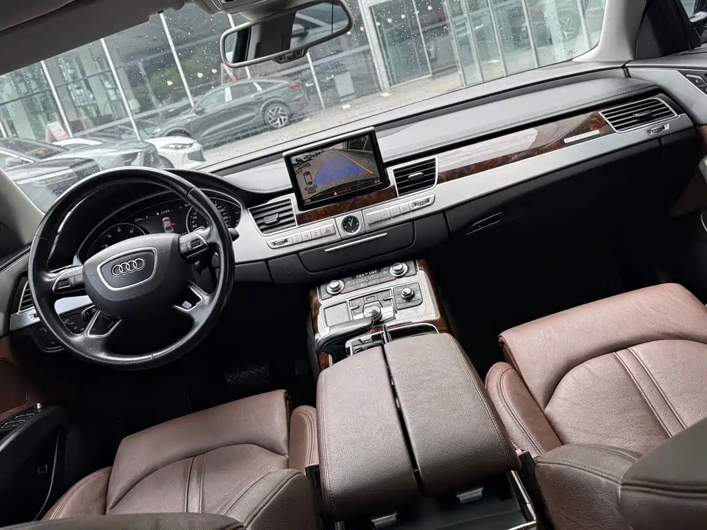 Audi A8 2016 — фото 11
