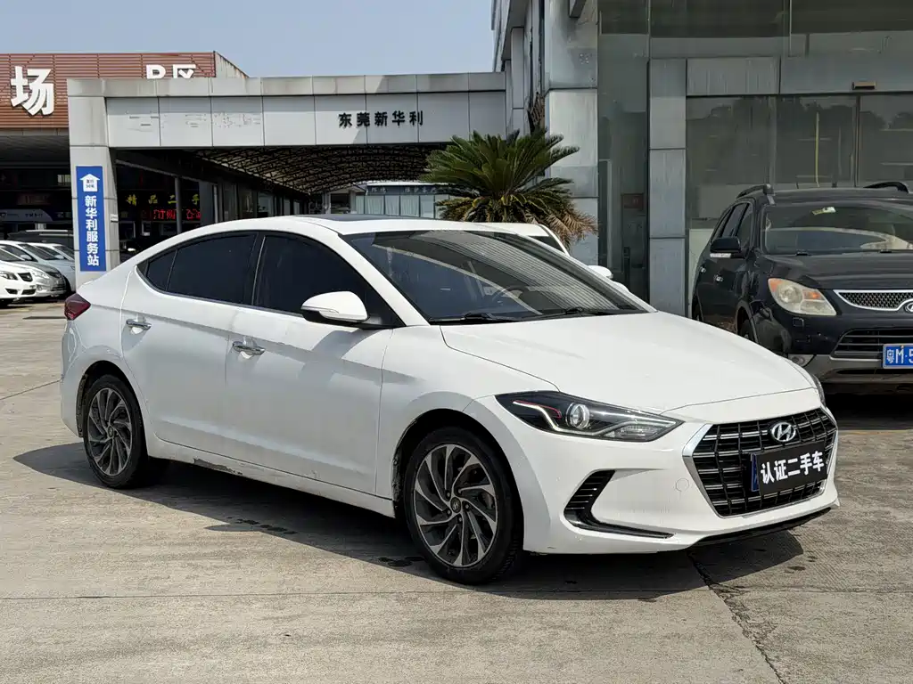 Hyundai Elantra 2020 — фото 3