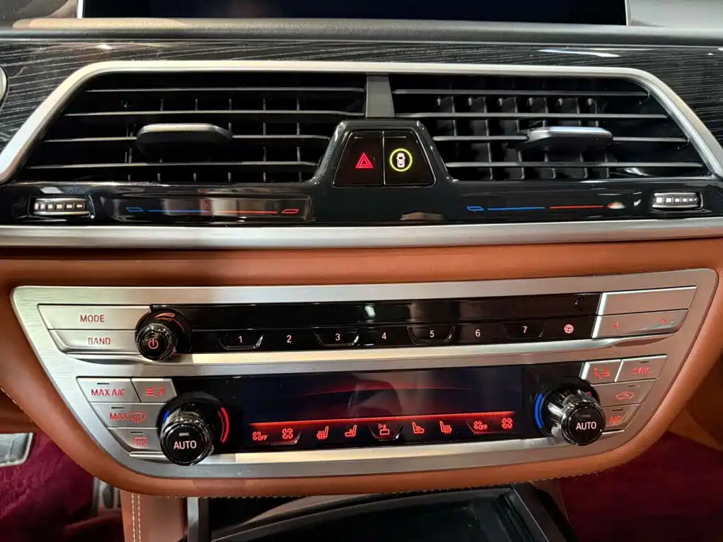 BMW 7 Series 2021 — фото 19