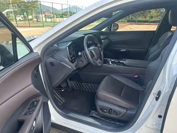 Lexus RX 2023