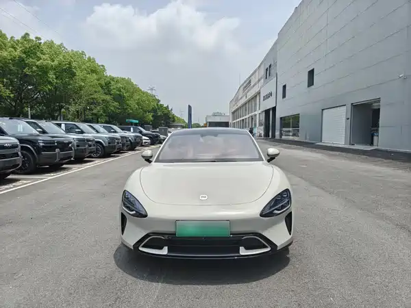 Xiaomi SU7 2024