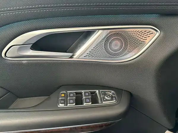Hongqi HQ9 PHEV 2024