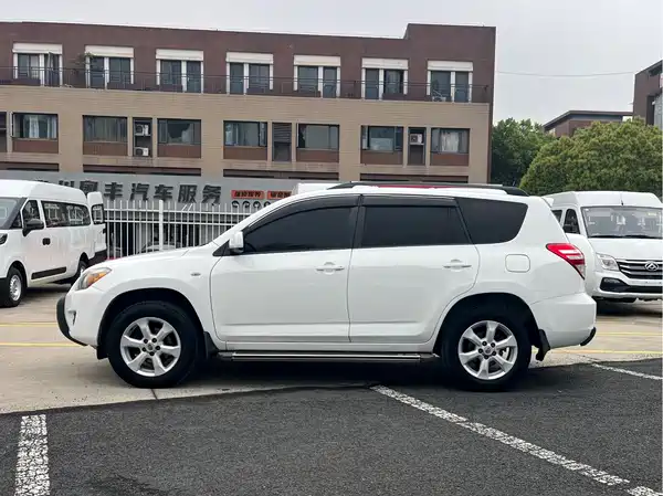 Toyota RAV4 2013