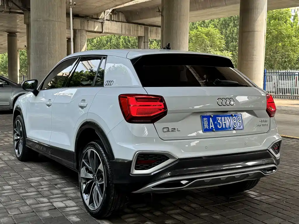 Audi Q2L 2022 — фото 14