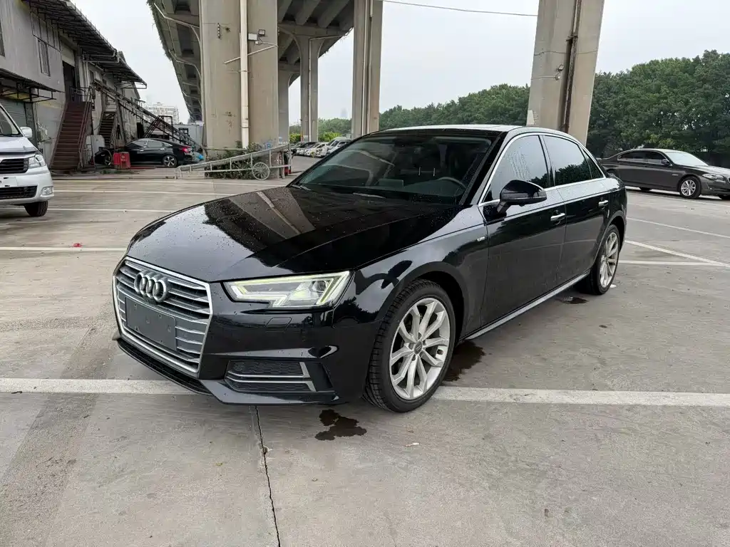 Audi A4L 2018 — фото 1