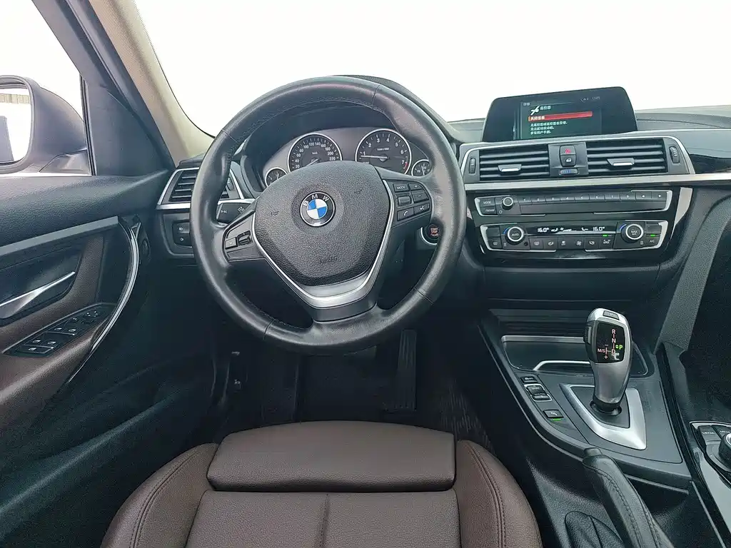BMW 3 Series 2018 — фото 22