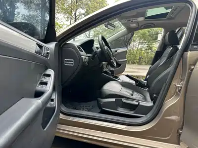Volkswagen Sagitar 2015
