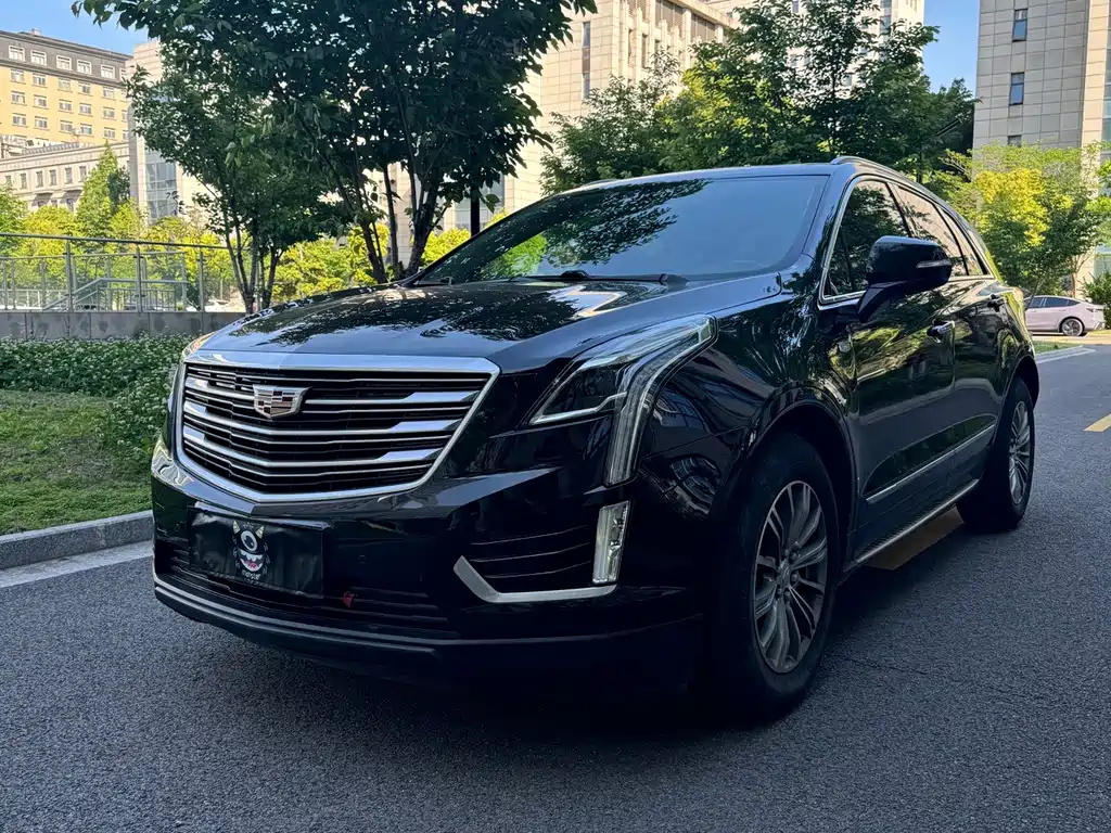 Cadillac XT5 2018 — фото 1
