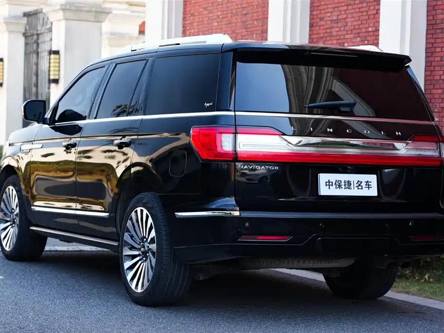 Lincoln Navigator 2020 — фото 18