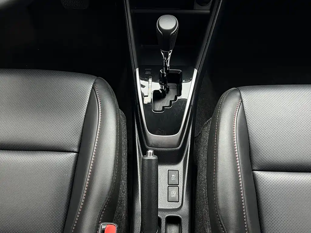 Toyota Yaris L 2022 — фото 12