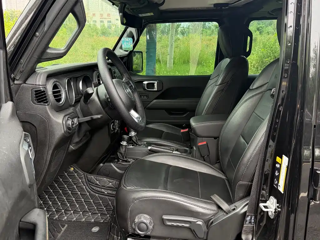Jeep Wrangler 2021 — фото 14