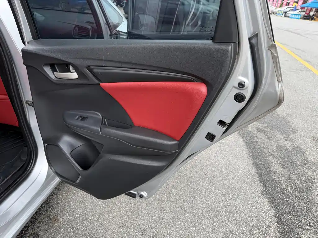Honda Fit 2015 — фото 16