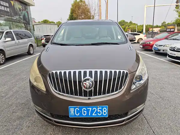 Buick GL8 2012