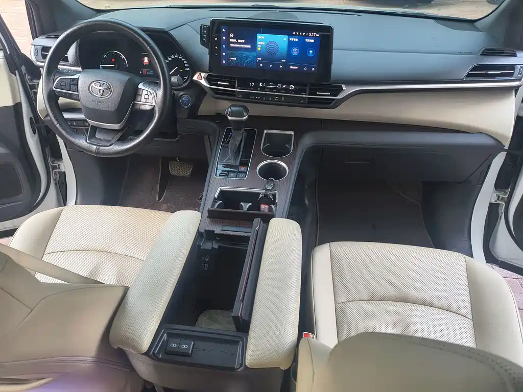 Toyota Granvia 2023 — фото 23