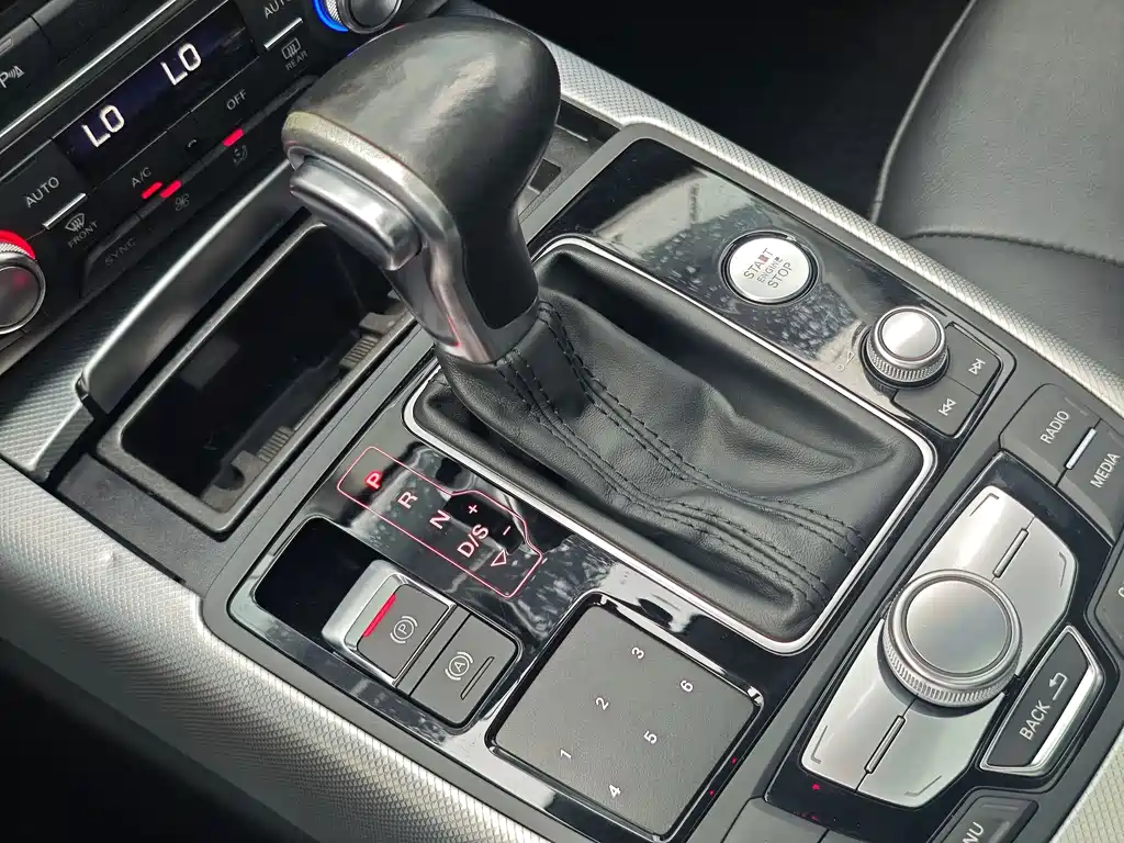 Audi A6L 2015 — фото 30