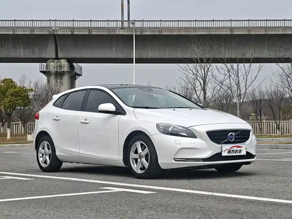 Volvo V40 2016