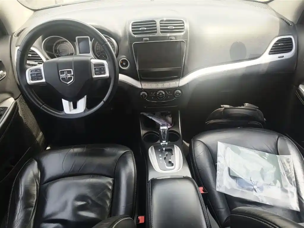 Dodge Journey 2016 — фото 10